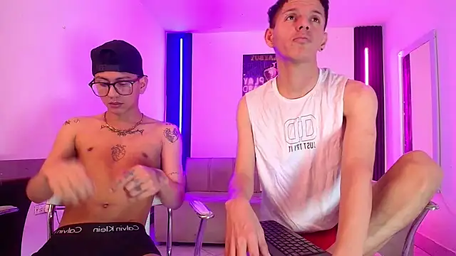 Marcus_and_Tony webcam