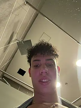 yoursexyjose live cam on StripChat