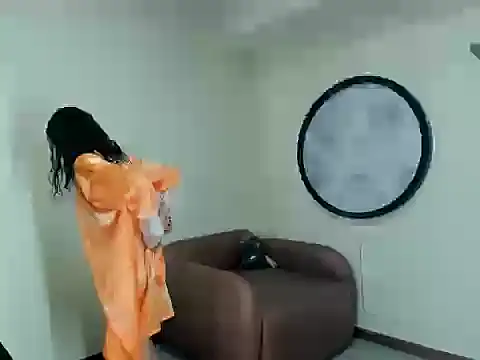 Karly33 webcam