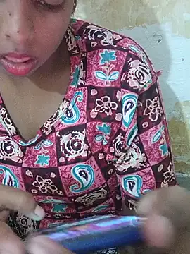 Your_Alinaa webcam