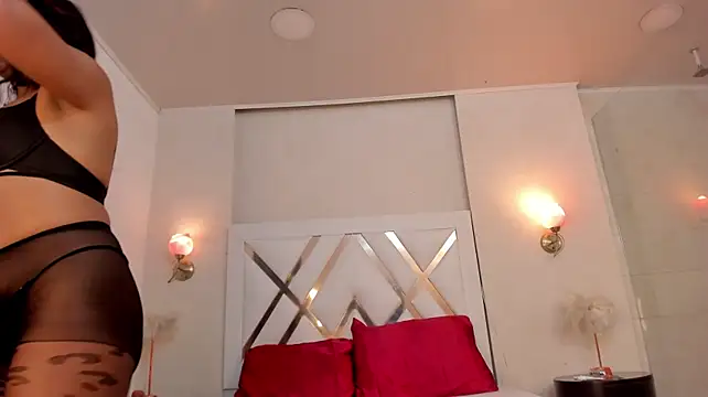 Sky_Collins_ webcam