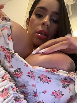 Mau_White webcam