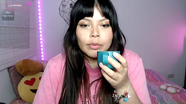 EllieMoonX webcam