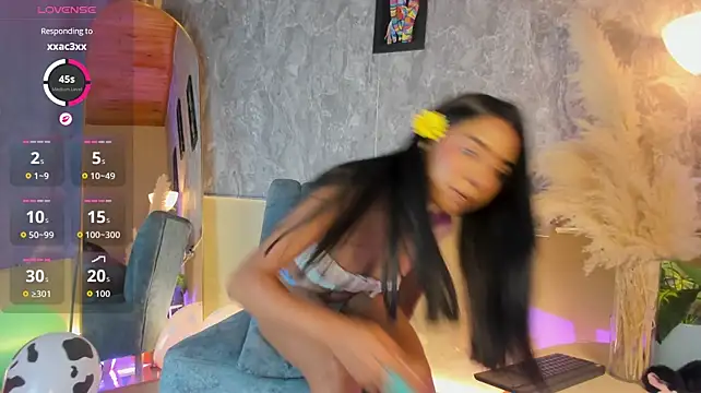 Lauren_smiles webcam