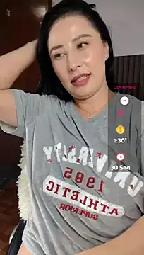 Emma_Hotkiss