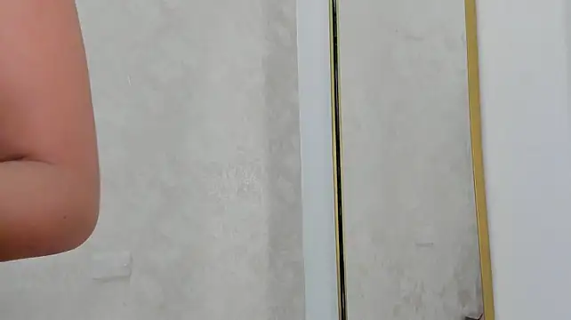 Solaressencial live cam on StripChat