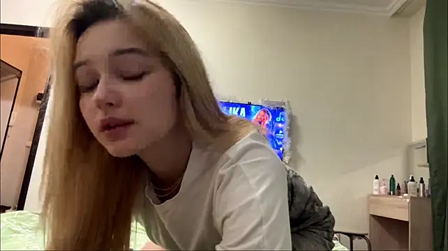 Riki_tiki_0_0 live cam on StripChat