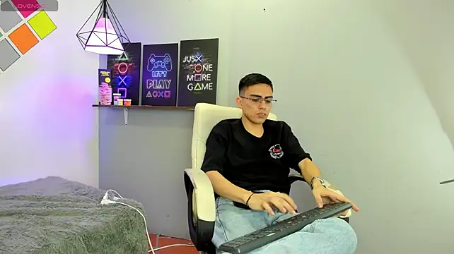 twinkboy_230 webcam