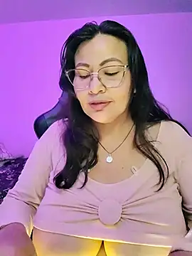 esmeralda_milf webcam
