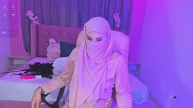 Nayla-Mouna live cam on StripChat