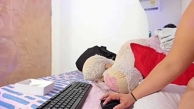 ORIANNA_21 webcam