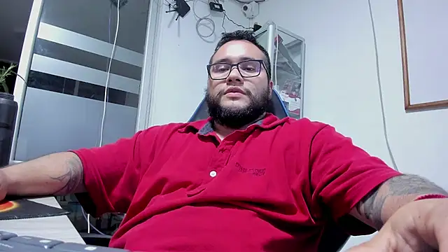 VINCEDMAGLIOO live cam on StripChat