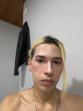 LarryCraft live cam on StripChat