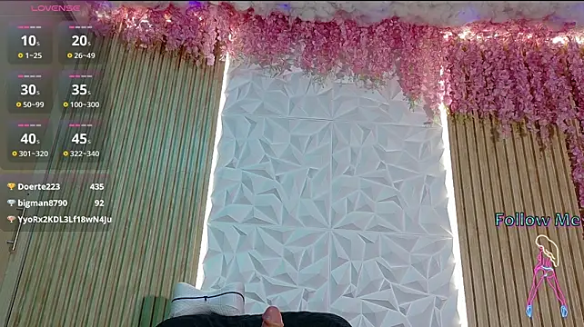 Cherry--Blossom live cam on StripChat
