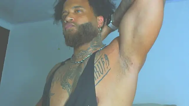 ragnar0825 live cam on StripChat