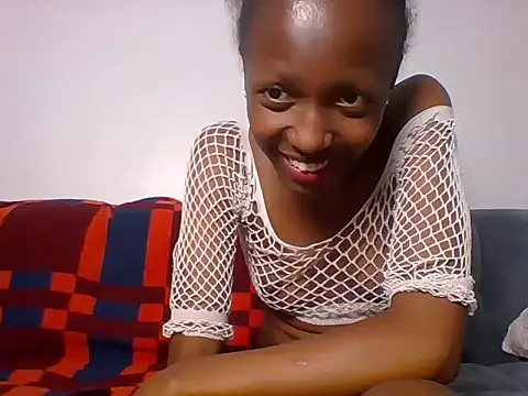 pretty_doll04 live cam on StripChat