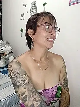 missrouge_tattoo webcam