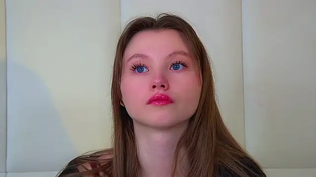 KeiraAsti live cam preview