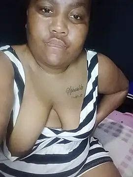 ChubbyMidgetxxx19 live cam preview
