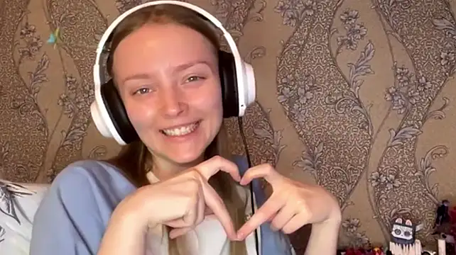 EmyMiu live cam preview
