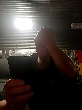 Redhitcher live cam preview