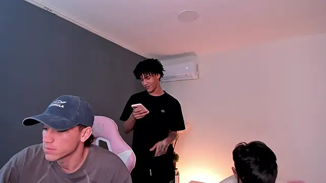 Handsomeboyss19 webcam