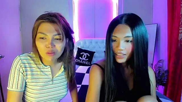 Lush_Aura22 webcam