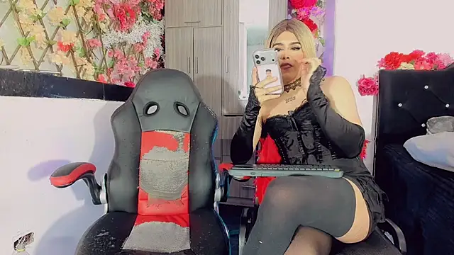 Thiara_veky_ webcam