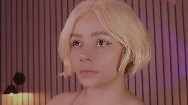 bella_adams_