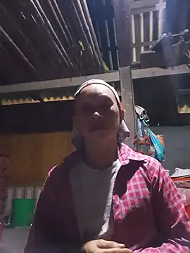 Linda-04 webcam