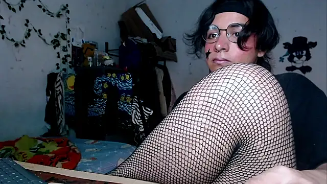 Cutie_Sam live cam on StripChat