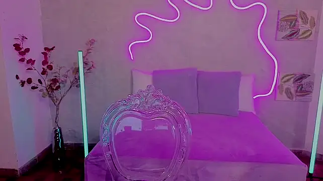 Lexy_M live cam on StripChat