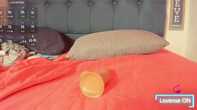 Lola_wish1 webcam