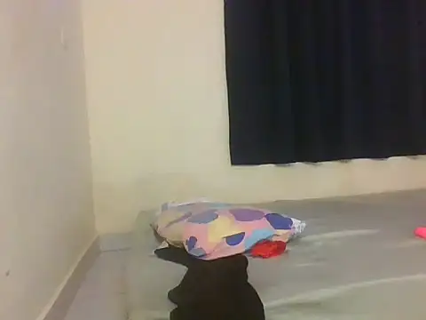 prettymarir webcam