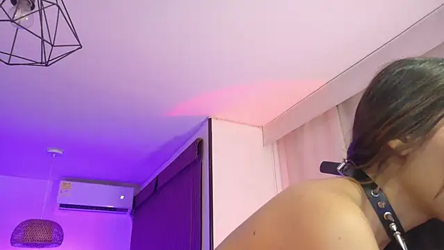 Chaiiro live cam on StripChat
