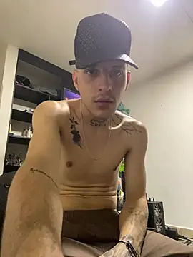 MaxHornyLatin