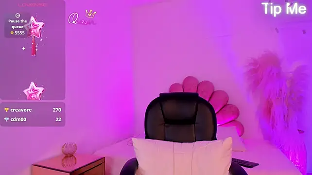 SelenaRogerss webcam