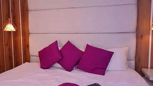 LolaGray__ webcam