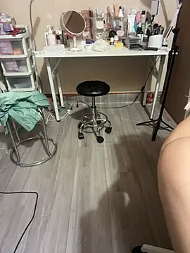 Mina048 webcam