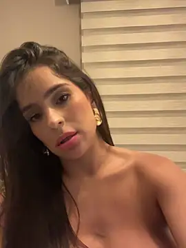 Mau_White webcam