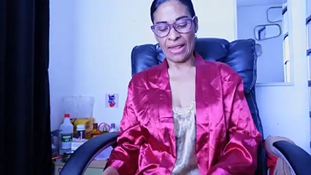 Aries_Mature webcam