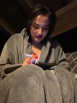 LunnaVey live cam on StripChat