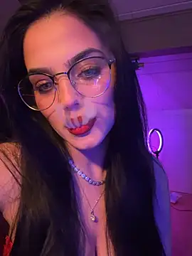 LunnaVey live cam on StripChat