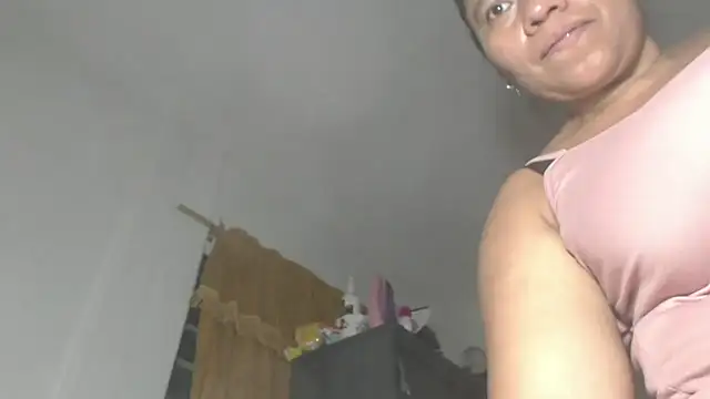 adrixxx38 webcam