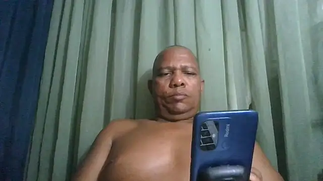 bigblackcock75 live cam preview