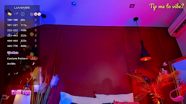 Mayzzie live cam on StripChat