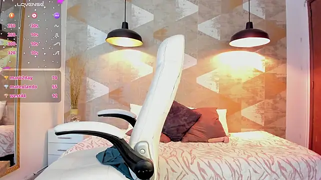 LalilaBrunettee webcam