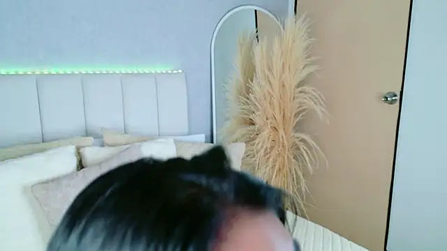 Rossie_Blooms live cam on StripChat