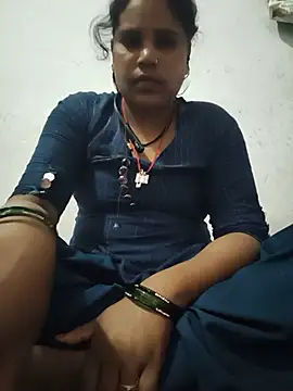 Darlingbaby123 live cam on StripChat