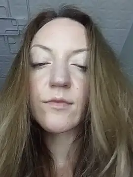 KattyLuuu live cam on StripChat